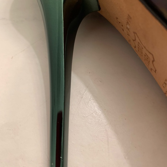 Jimmy Choo used and in great condition, sanitized - Picture 7 of 16